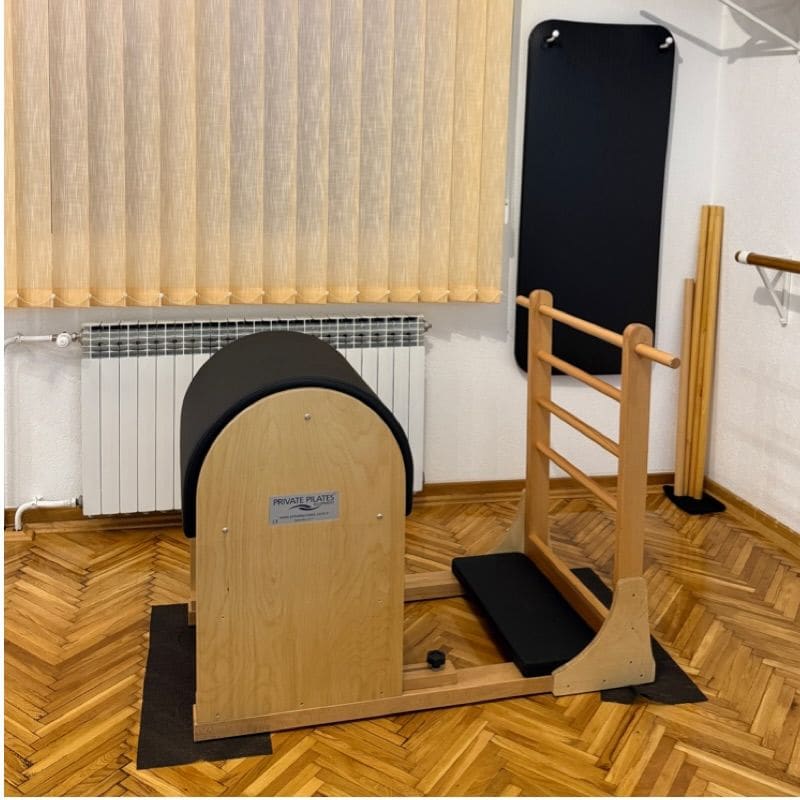 Ladder Barrel: zaobljeno bure uz drvene lestvice